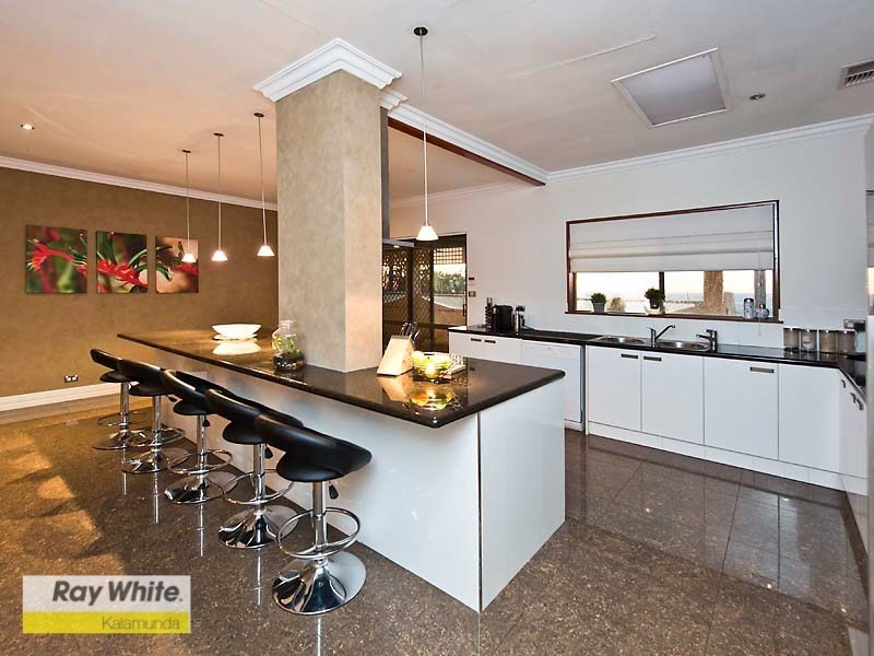 69 Basildon Road, Lesmurdie WA 6076