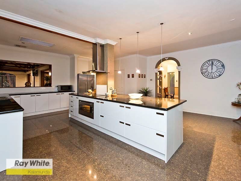 69 Basildon Road, Lesmurdie WA 6076