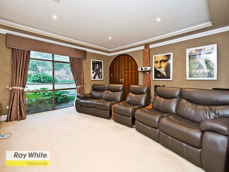 69 Basildon Road, Lesmurdie WA 6076