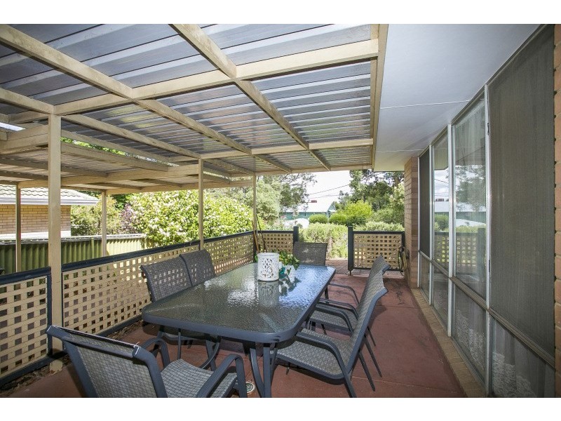 4 Vernallan Way, Lesmurdie WA 6076