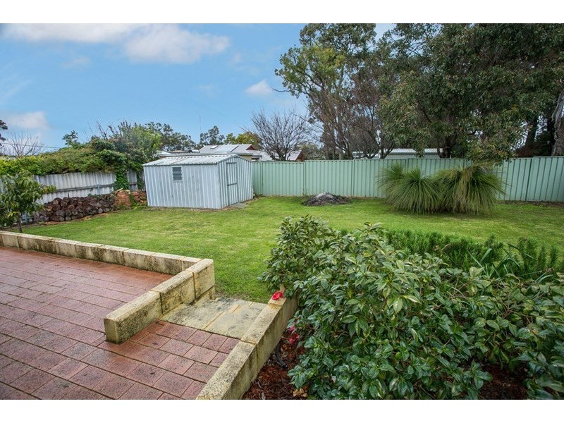 4 Landers Road, Lesmurdie WA 6076