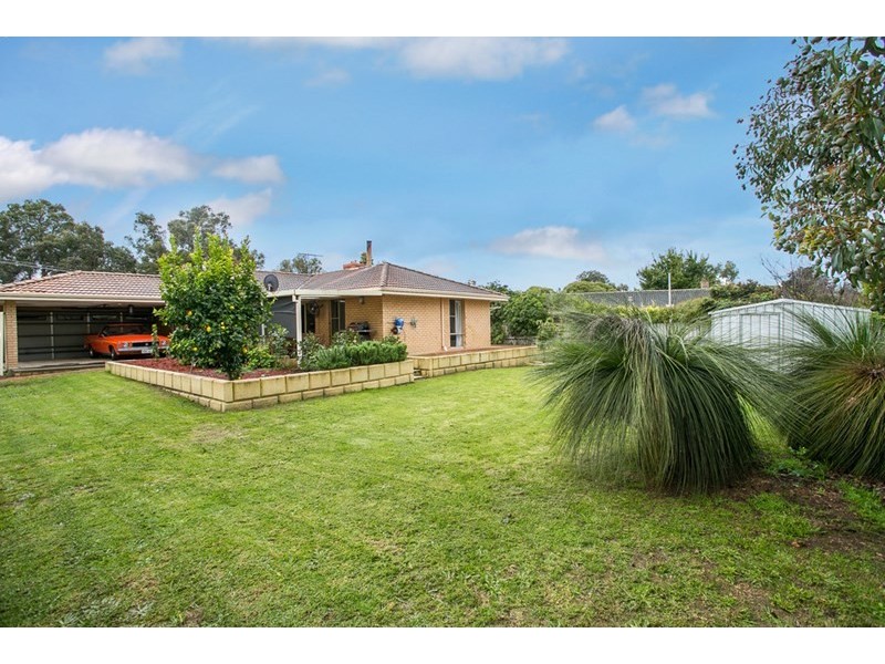 4 Landers Road, Lesmurdie WA 6076