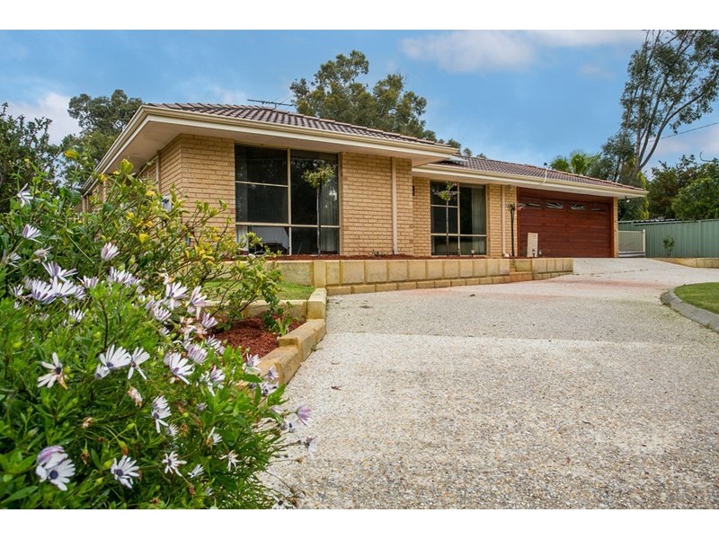 4 Landers Road, Lesmurdie WA 6076