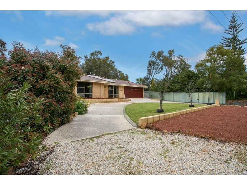 4 Landers Road, Lesmurdie WA 6076