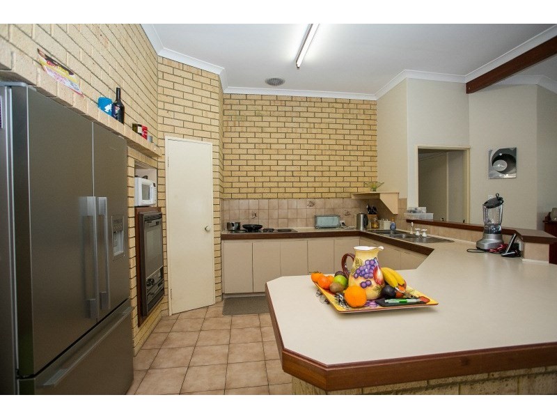 14 Brentwood Road, Wattle Grove WA 6107
