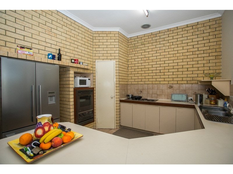 14 Brentwood Road, Wattle Grove WA 6107