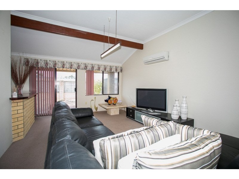 14 Brentwood Road, Wattle Grove WA 6107