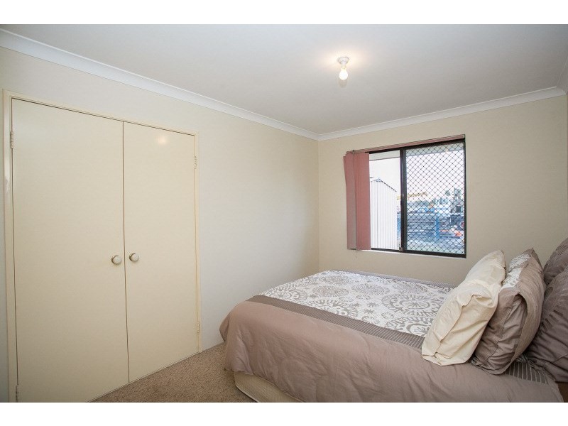 14 Brentwood Road, Wattle Grove WA 6107