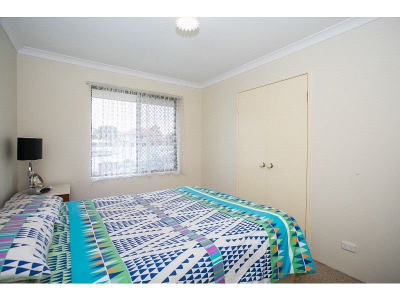 14 Brentwood Road, Wattle Grove WA 6107