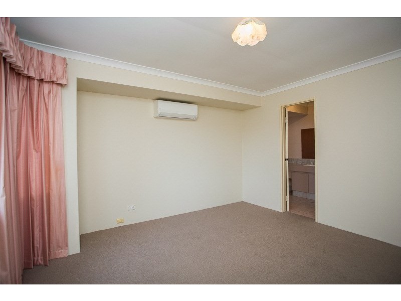 14 Brentwood Road, Wattle Grove WA 6107