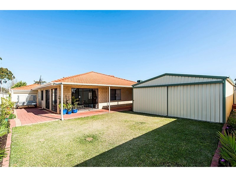 24 Plane Tree Green, Forrestfield WA 6058
