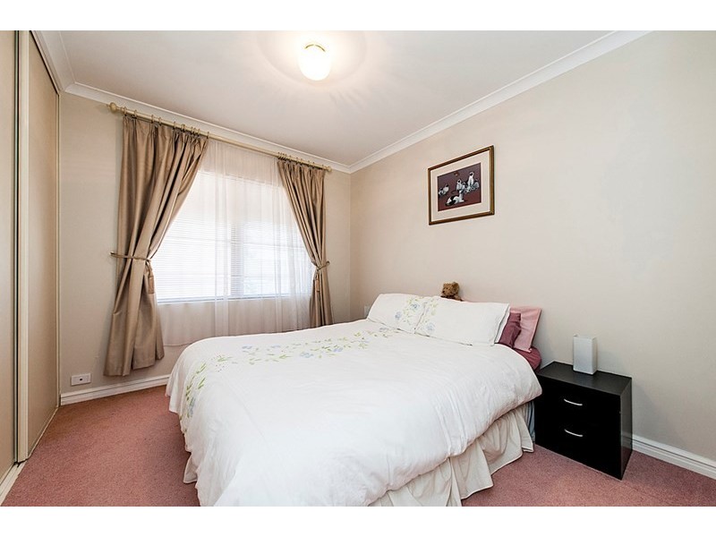 24 Plane Tree Green, Forrestfield WA 6058