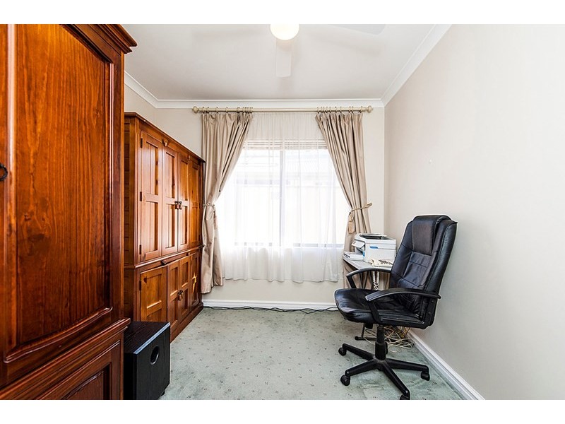 24 Plane Tree Green, Forrestfield WA 6058