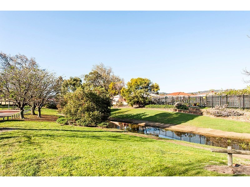 24 Plane Tree Green, Forrestfield WA 6058