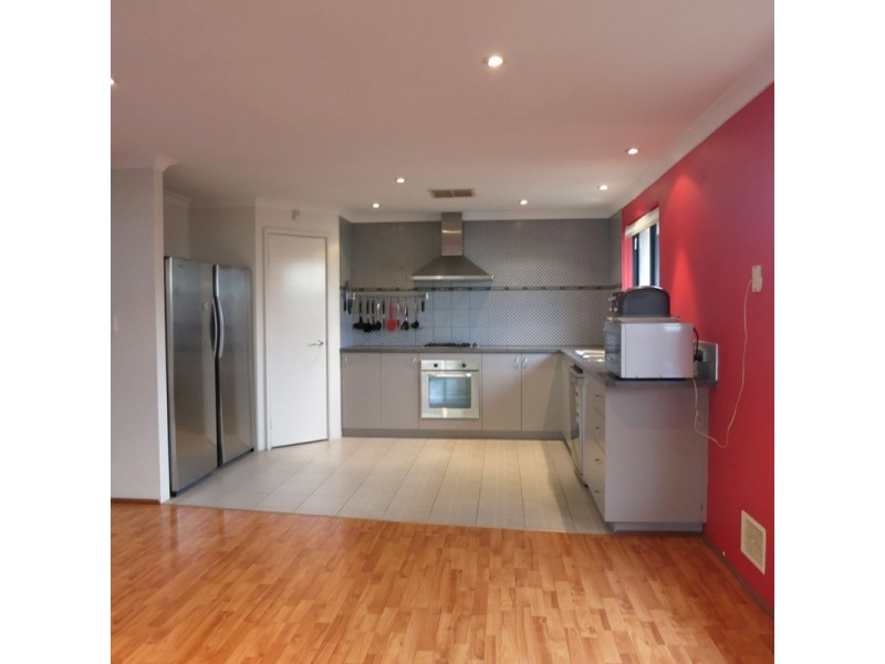 26 Silica Road, Wattle Grove WA 6107