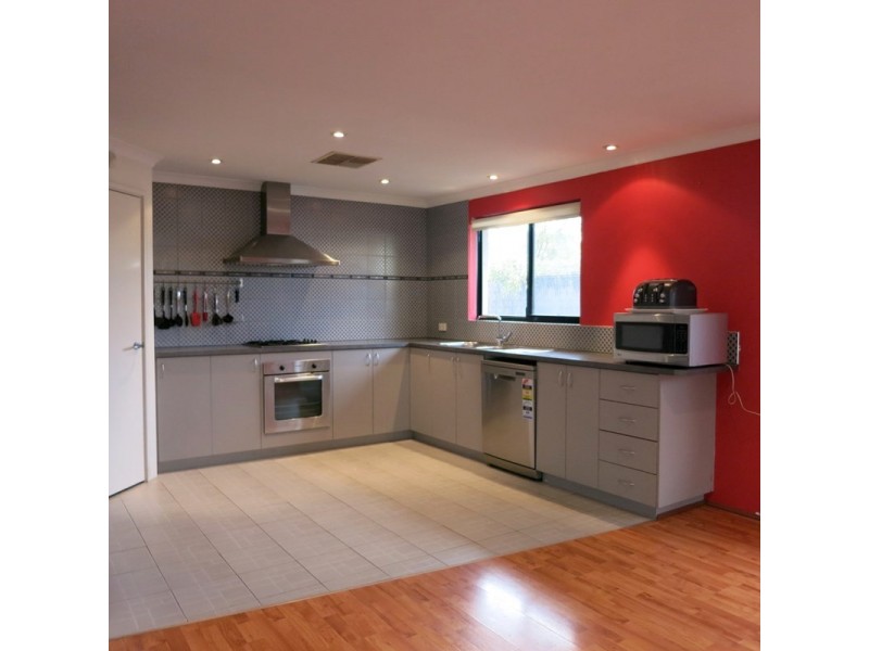 26 Silica Road, Wattle Grove WA 6107