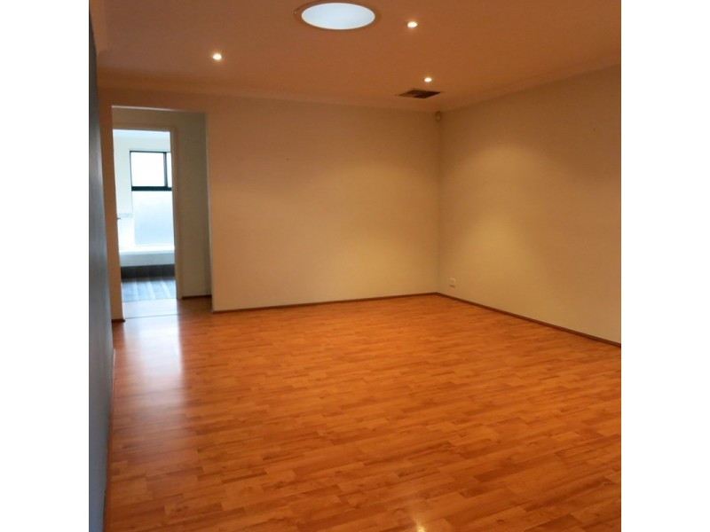 26 Silica Road, Wattle Grove WA 6107