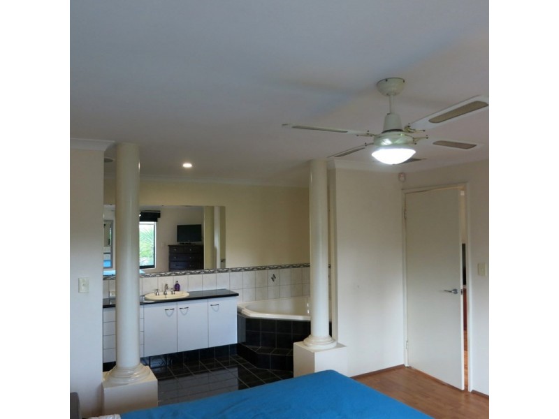 26 Silica Road, Wattle Grove WA 6107