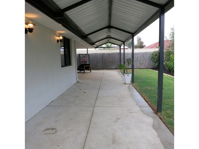 26 Silica Road, Wattle Grove WA 6107