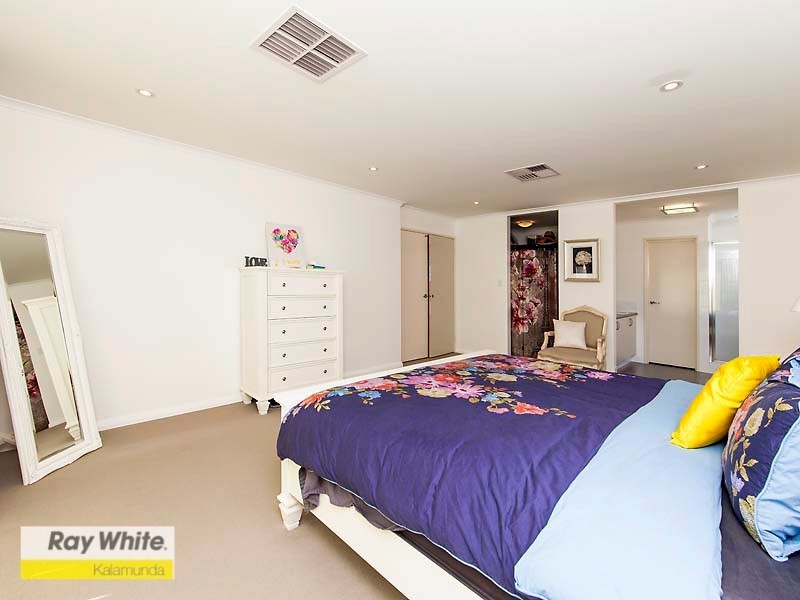 2 Gemina Avenue, Wattle Grove WA 6107