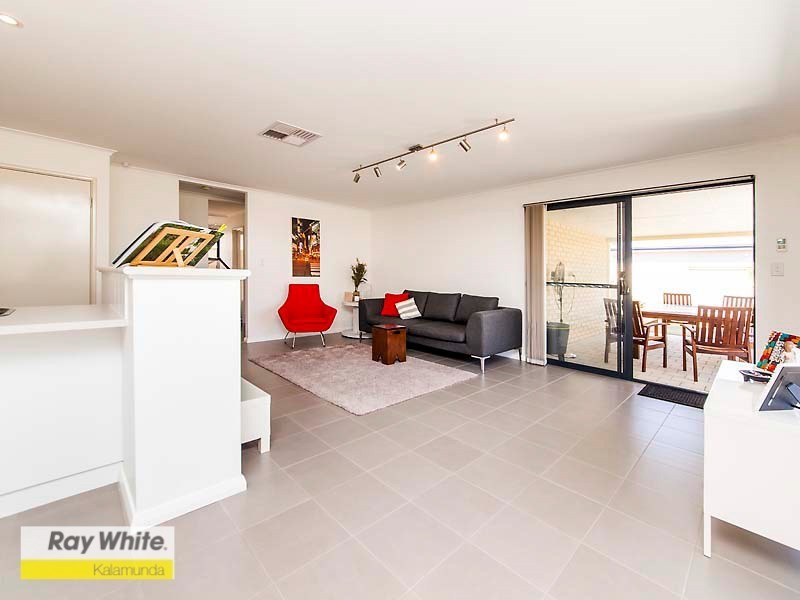 2 Gemina Avenue, Wattle Grove WA 6107