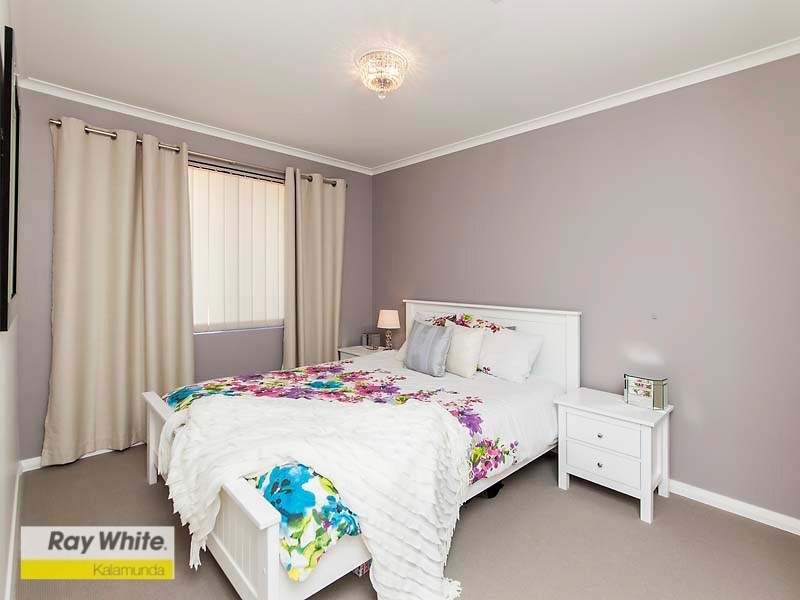 2 Gemina Avenue, Wattle Grove WA 6107
