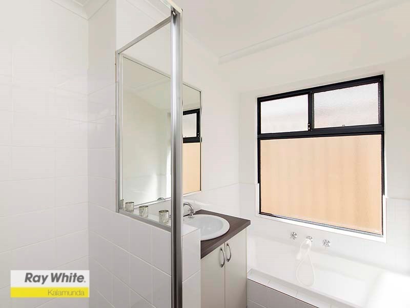 2 Gemina Avenue, Wattle Grove WA 6107