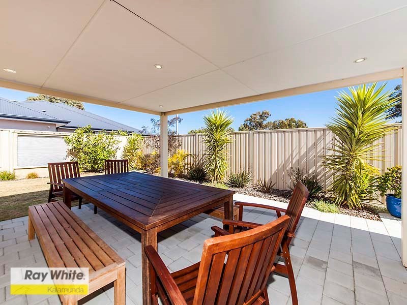 2 Gemina Avenue, Wattle Grove WA 6107