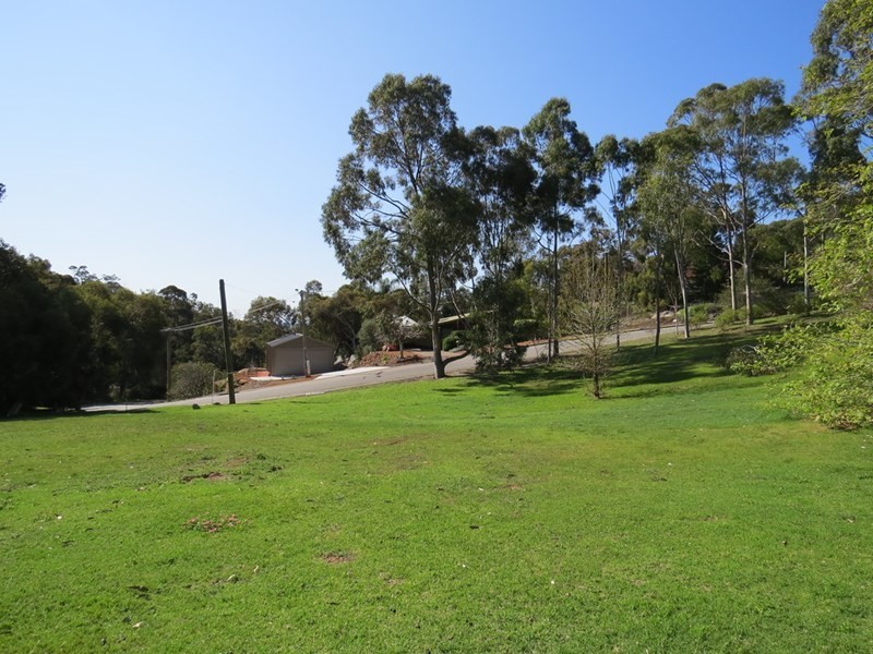 16 Torwood Drive, Gooseberry Hill WA 6076