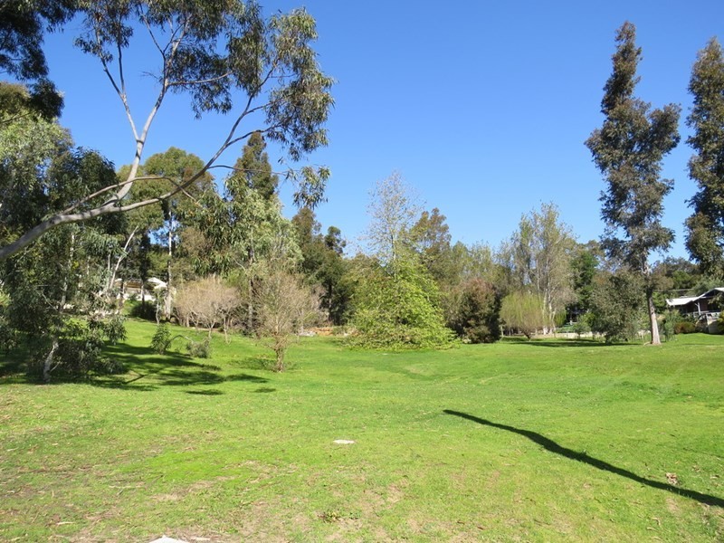 16 Torwood Drive, Gooseberry Hill WA 6076