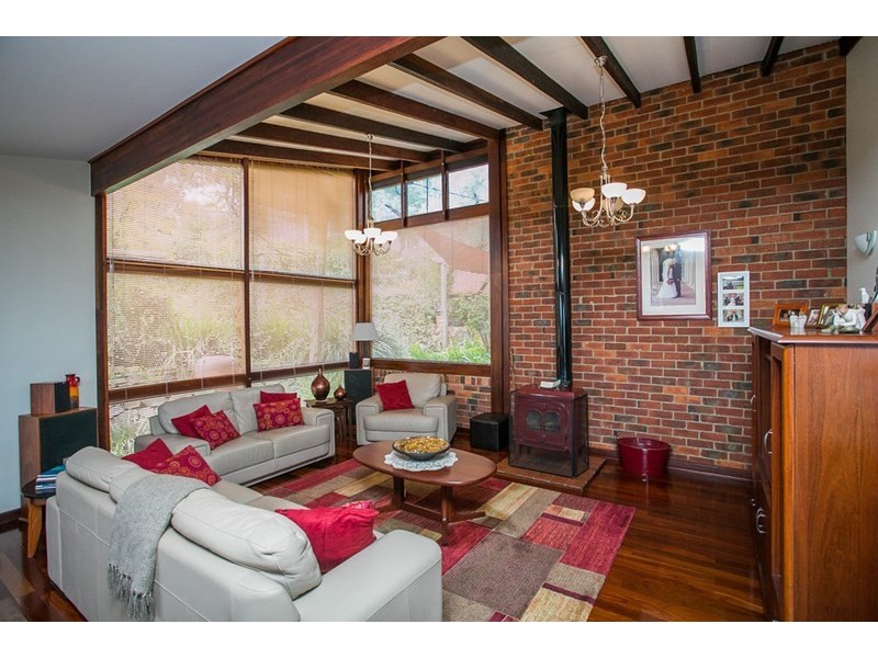 15 Graelou Road, Lesmurdie WA 6076