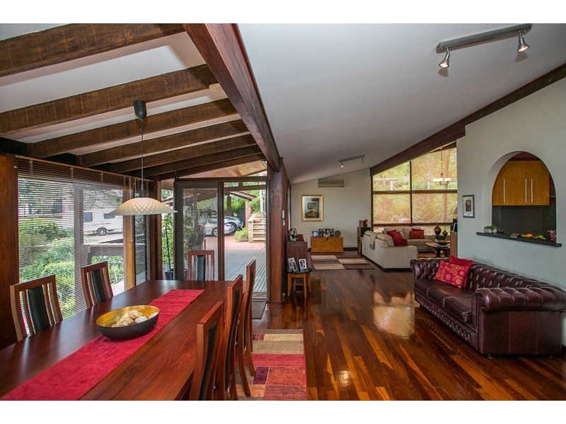 15 Graelou Road, Lesmurdie WA 6076