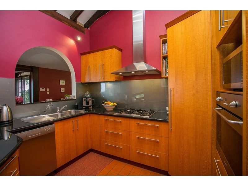 15 Graelou Road, Lesmurdie WA 6076