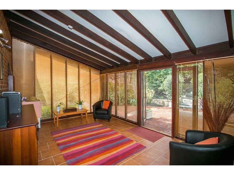 15 Graelou Road, Lesmurdie WA 6076