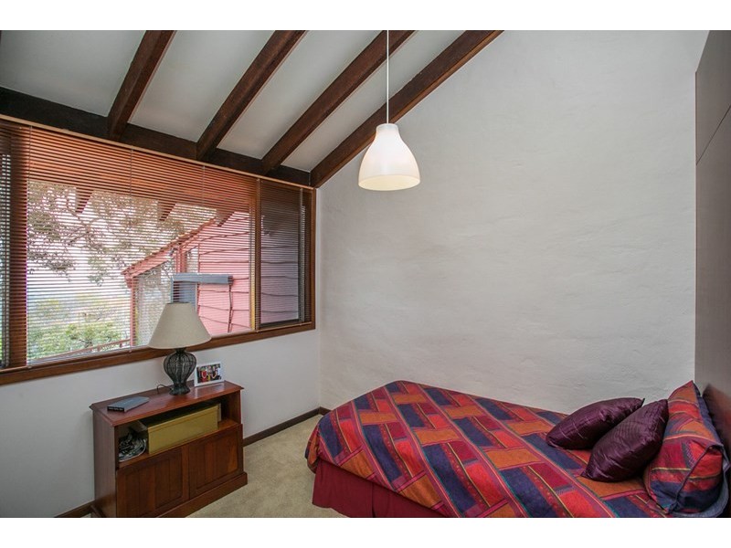 15 Graelou Road, Lesmurdie WA 6076