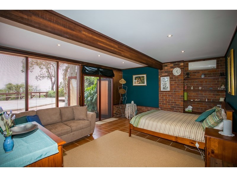 15 Graelou Road, Lesmurdie WA 6076