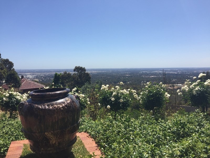 7 Lookout Road, Kalamunda WA 6076