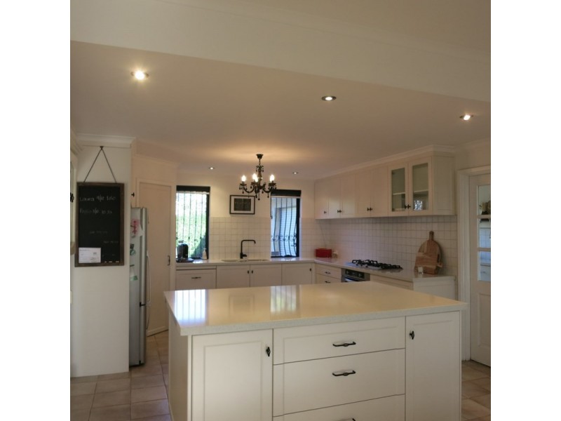 7 Lookout Road, Kalamunda WA 6076