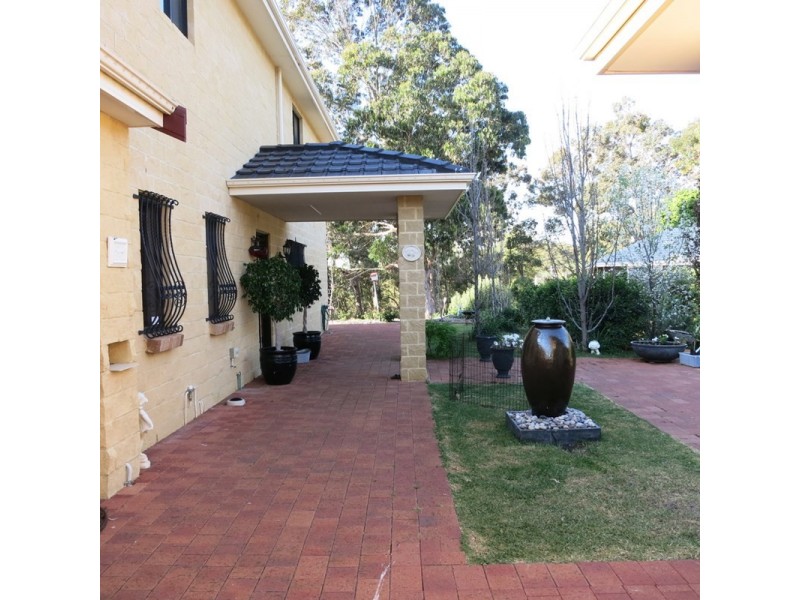 7 Lookout Road, Kalamunda WA 6076