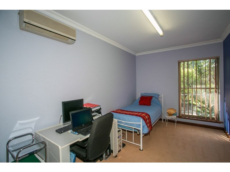 5 Grenville Road, Gooseberry Hill WA 6076