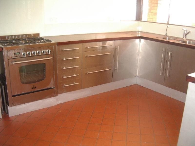 13 Maxine Court, Lesmurdie WA 6076