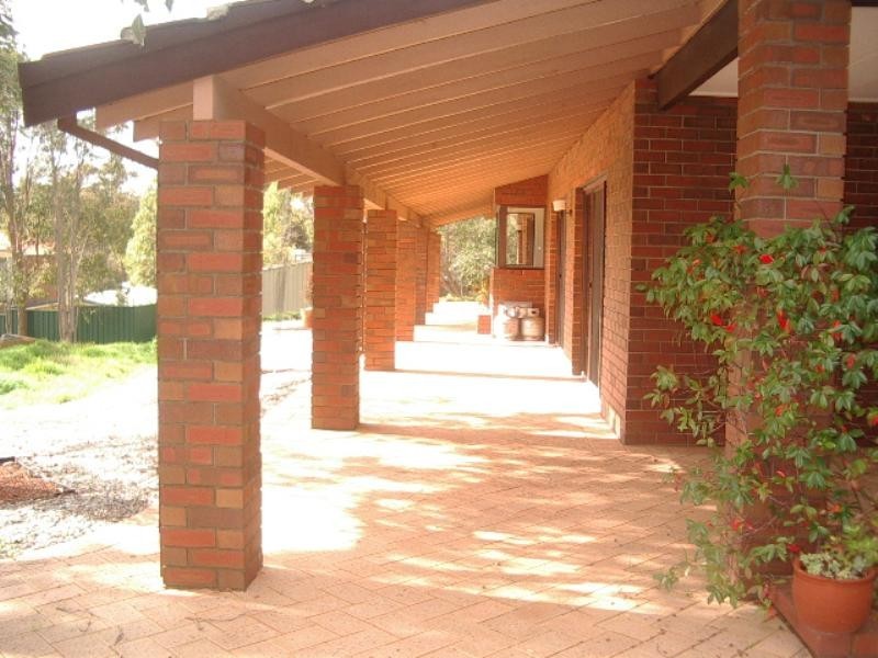 13 Maxine Court, Lesmurdie WA 6076