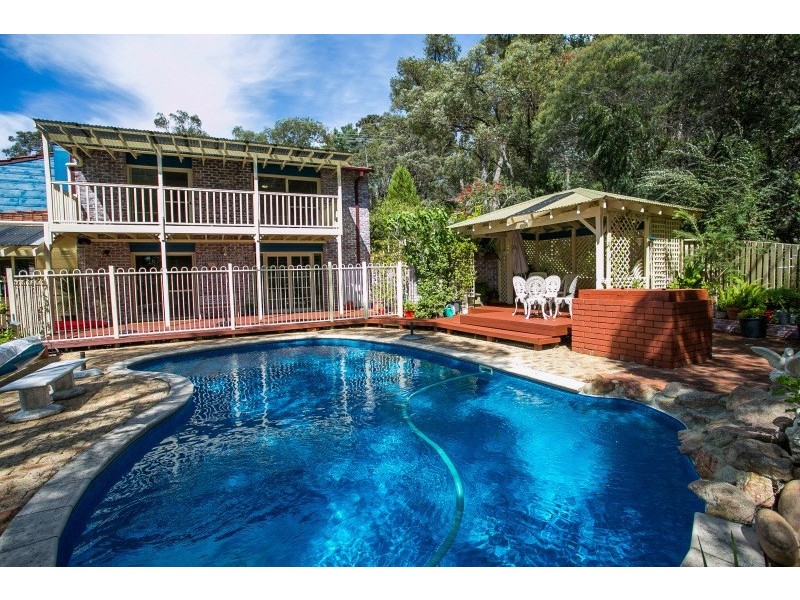 40 Elizabeth Street, Kalamunda WA 6076