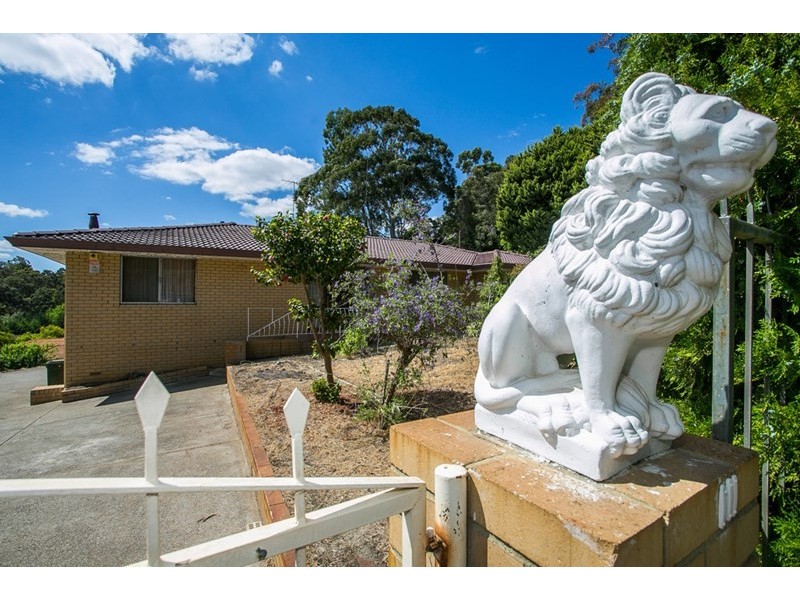 111 Welshpool Rd East, Lesmurdie WA 6076