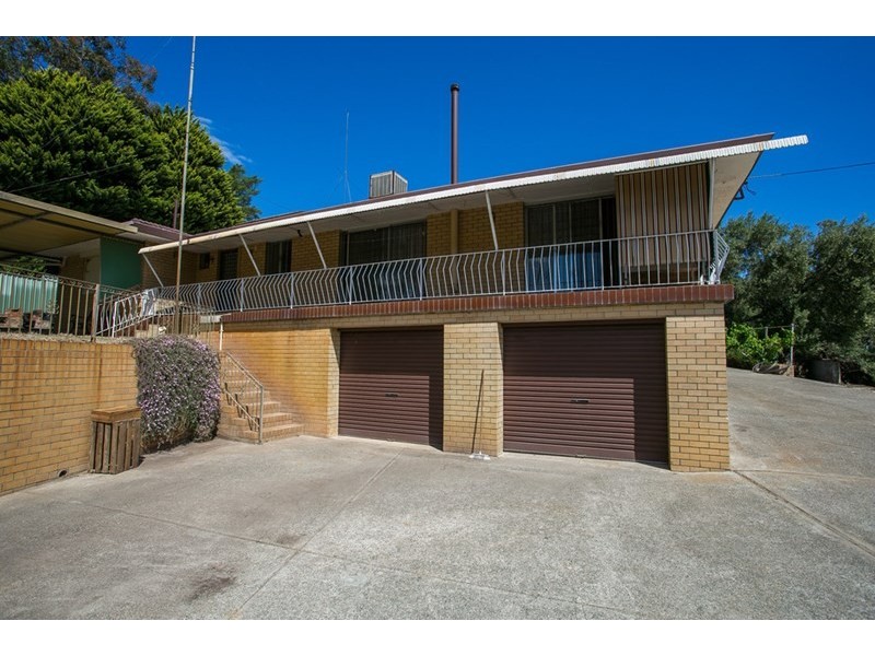 111 Welshpool Rd East, Lesmurdie WA 6076