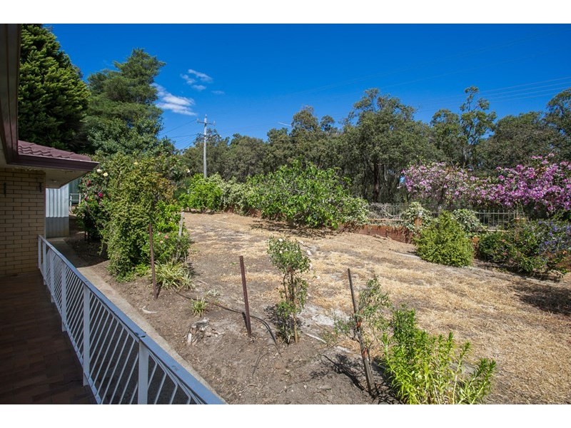 111 Welshpool Rd East, Lesmurdie WA 6076