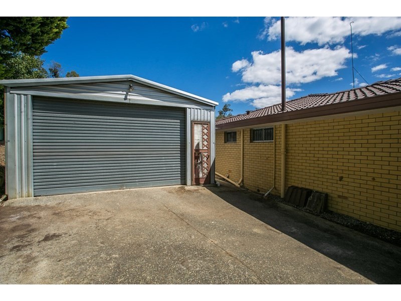 111 Welshpool Rd East, Lesmurdie WA 6076