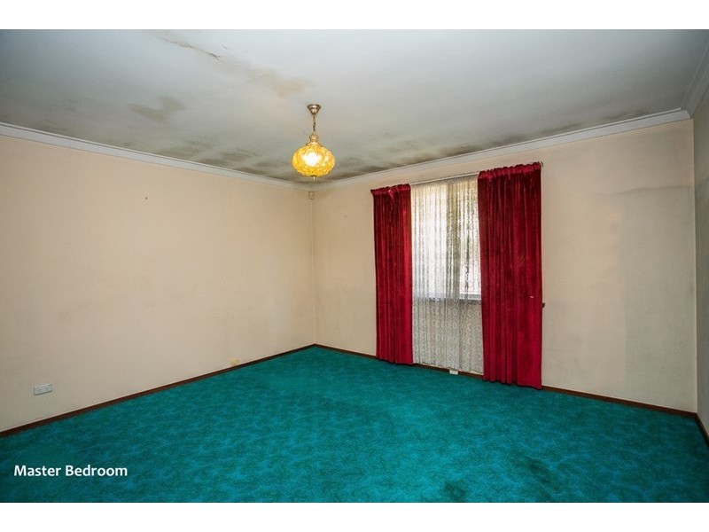 111 Welshpool Rd East, Lesmurdie WA 6076