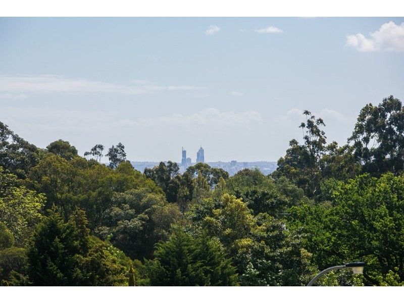 111 Welshpool Rd East, Lesmurdie WA 6076