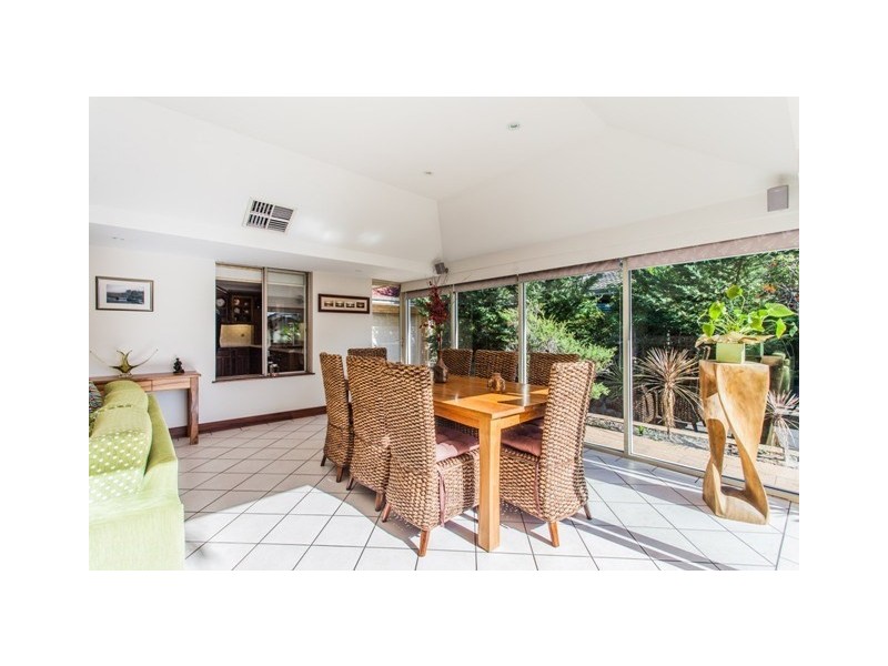 33 Hill Street, Gooseberry Hill WA 6076